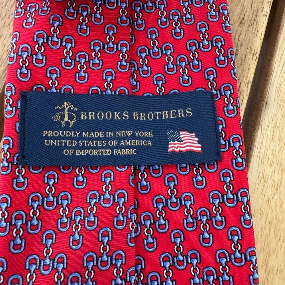 Brooks Brothers Red 100% Silk Link Print Tie | Made in USA Luxury Necktie